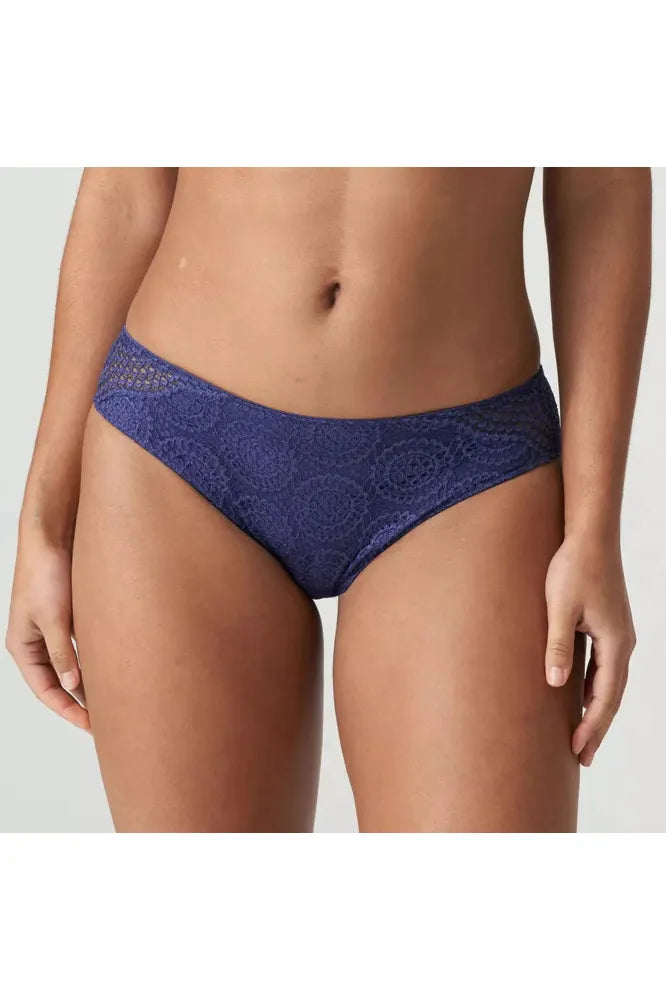 http://www.closetoyou.ca/cdn/shop/products/primadonna_twist-lingerie-briefs-petit_paris-0542140-blue.webp?v=1710296923&width=1024