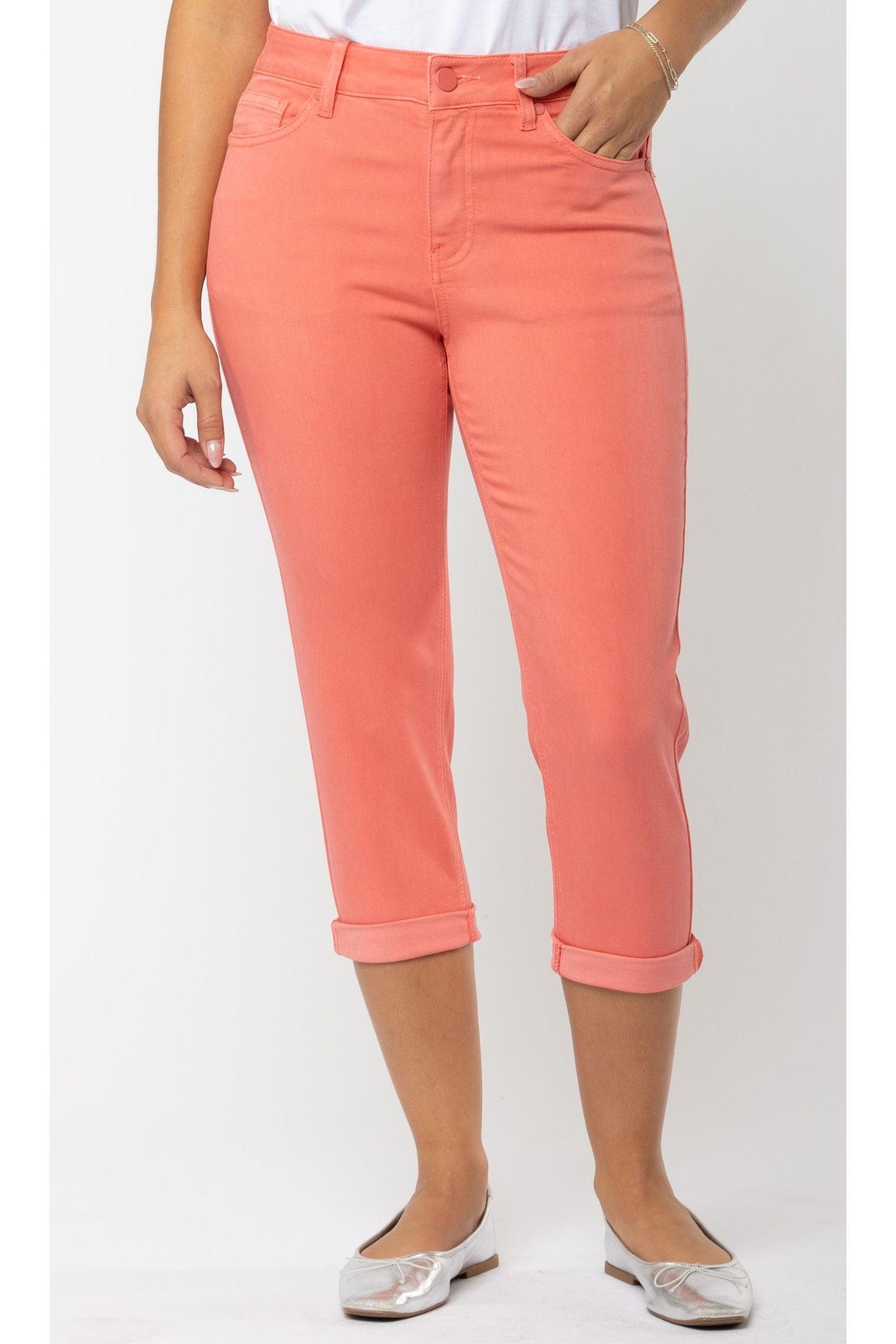Front view of Carreli Jeans Capri - Style PC-001 in coral