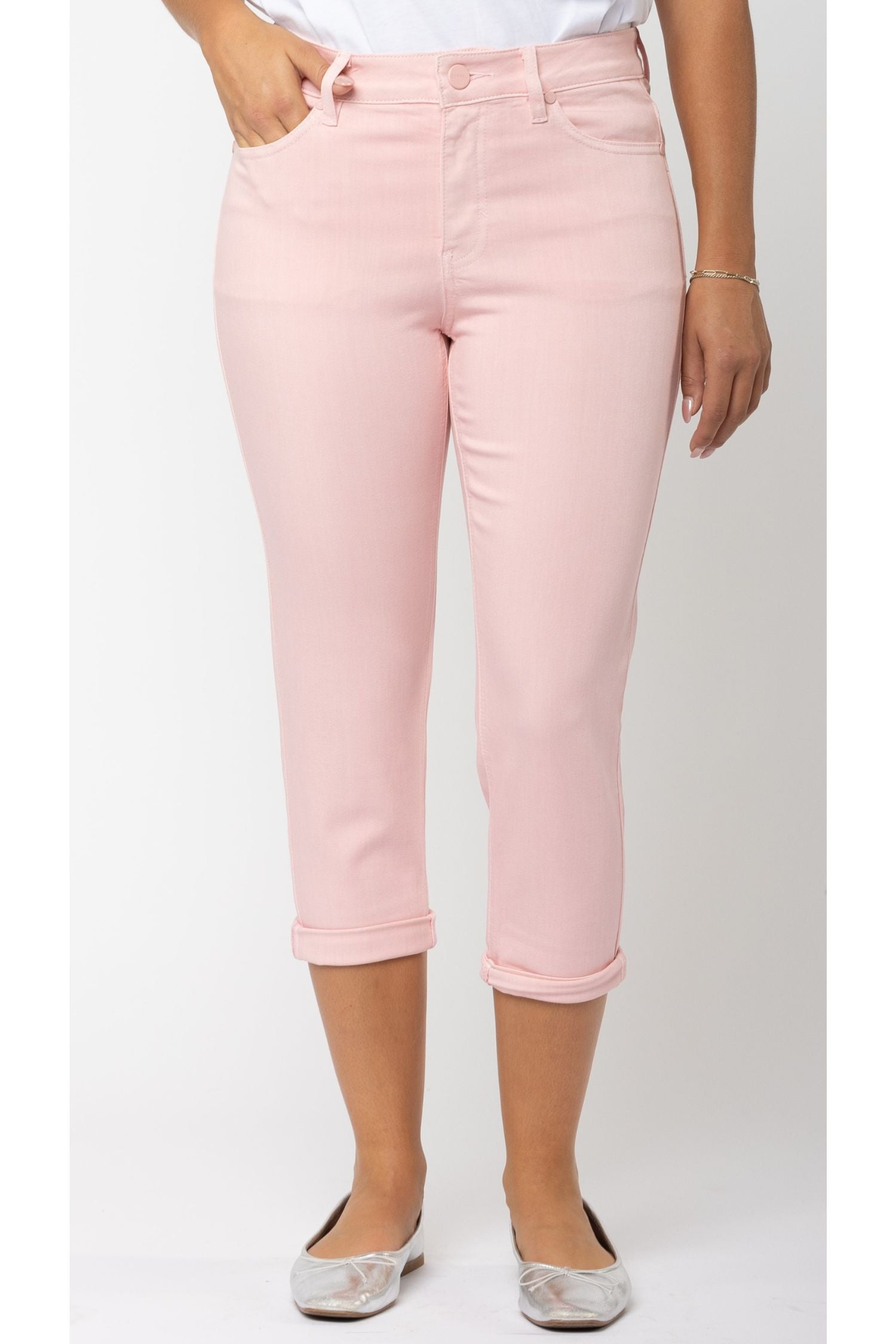 Front view of Carreli Jeans Capri - Style PC-001 in crystal rose