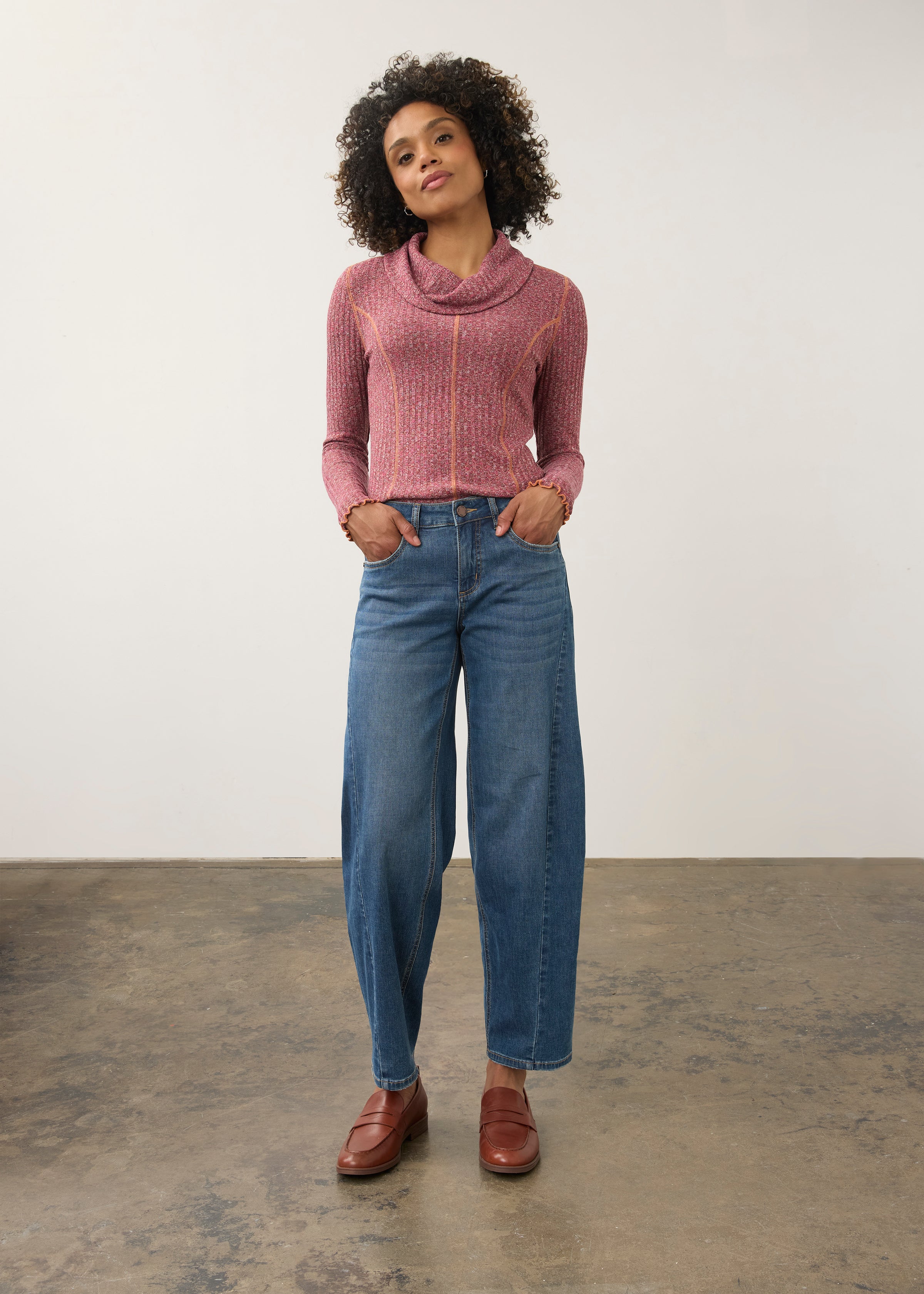 Outfit view of FDJ Girlfriend Barrel Ankle Jeans - Style 2795370 in med wash