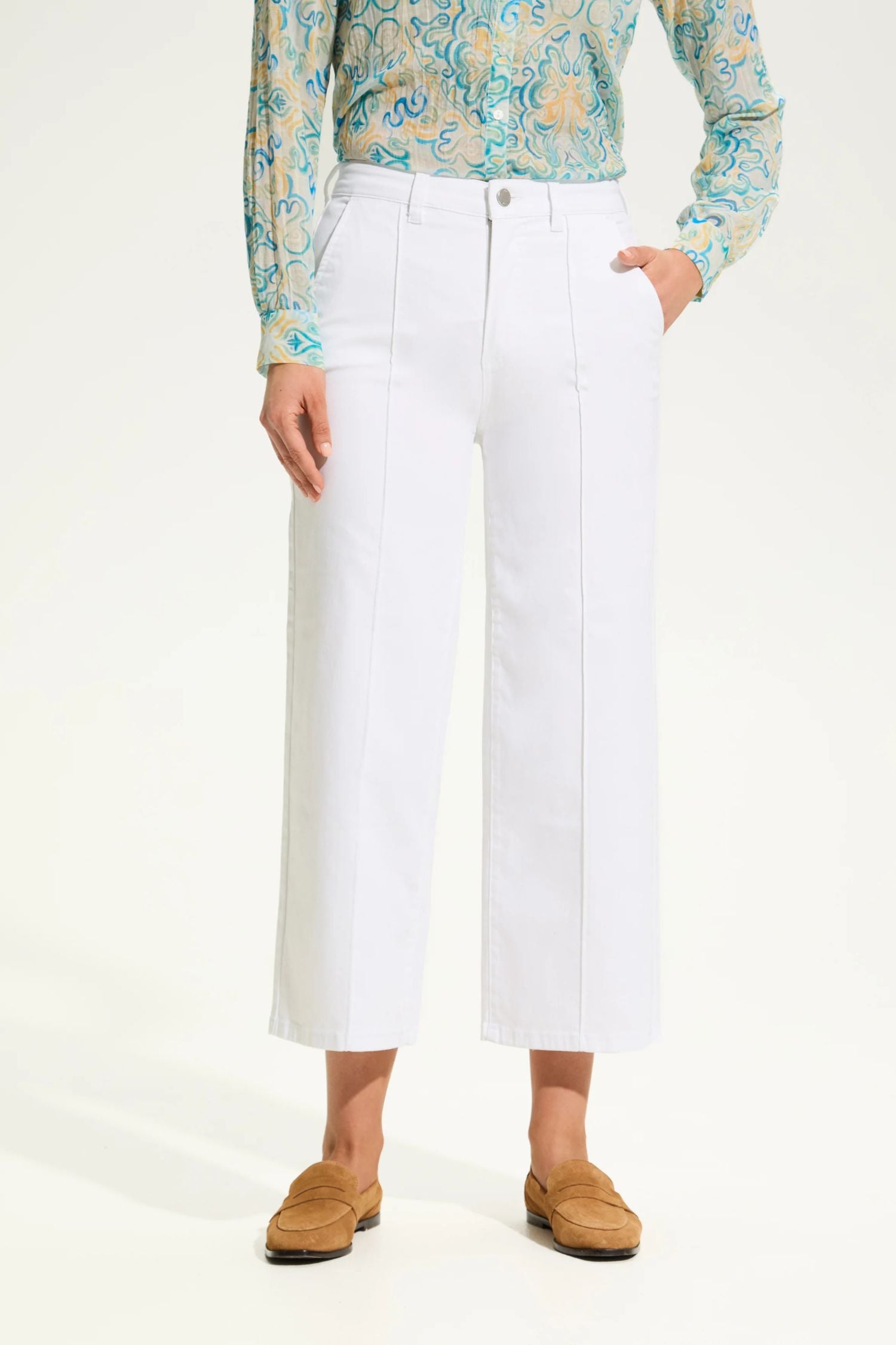 Front view of FDJ Suzanne Denim Wide Leg Crop in white