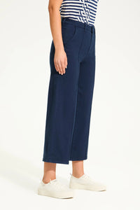 Side view of FDJ Suzanne Denim Wide Leg Crop in navy