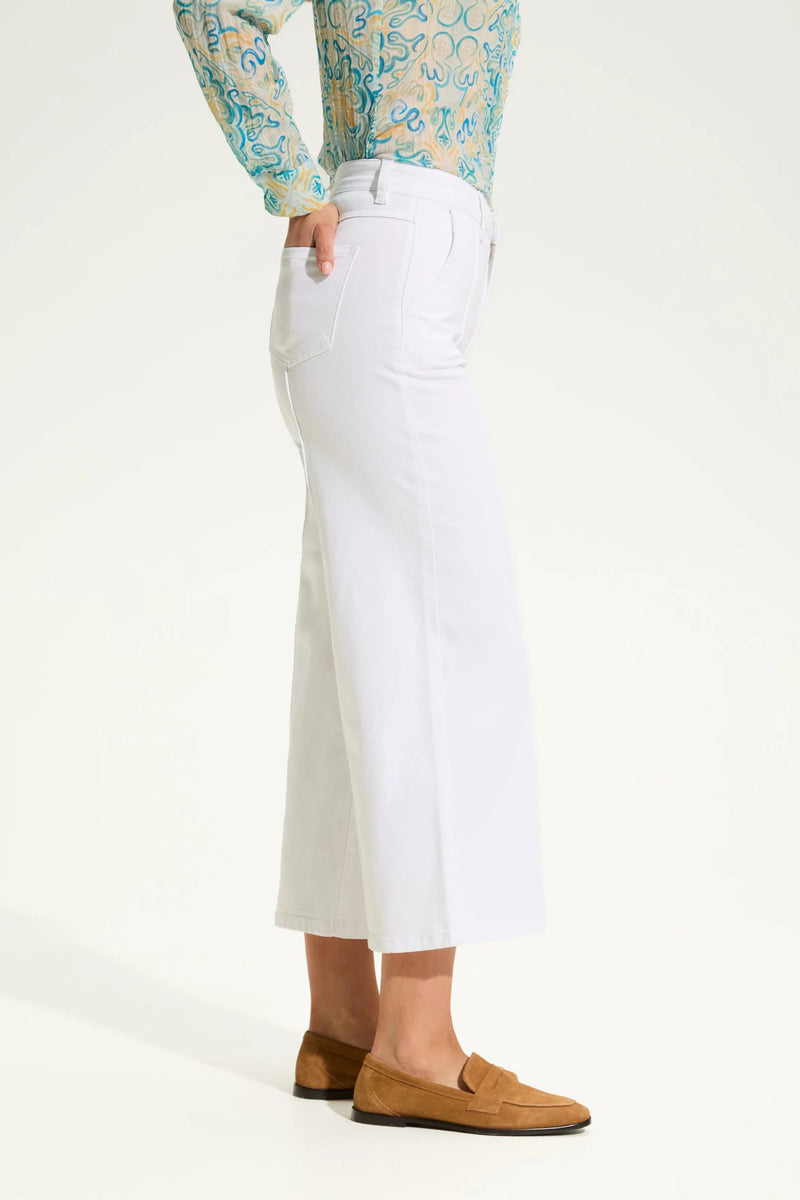 Side view of FDJ Suzanne Denim Wide Leg Crop in white