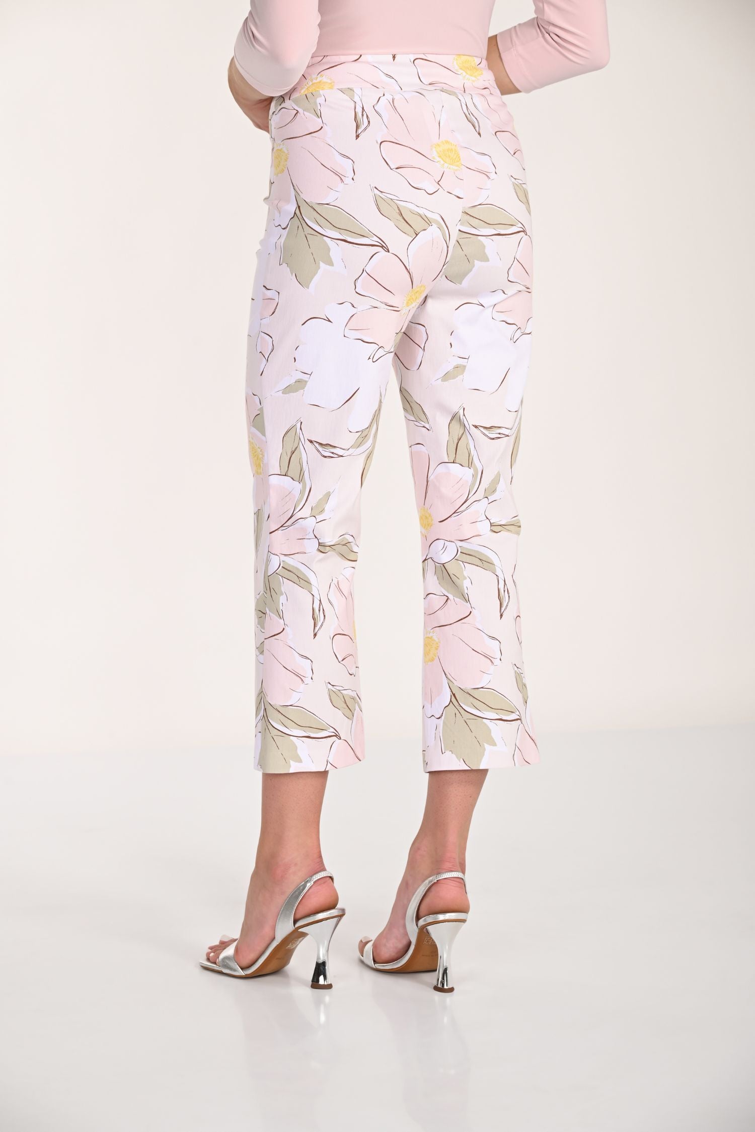 Back view of Frank Lyman Floral Crop Pant – Style 266156