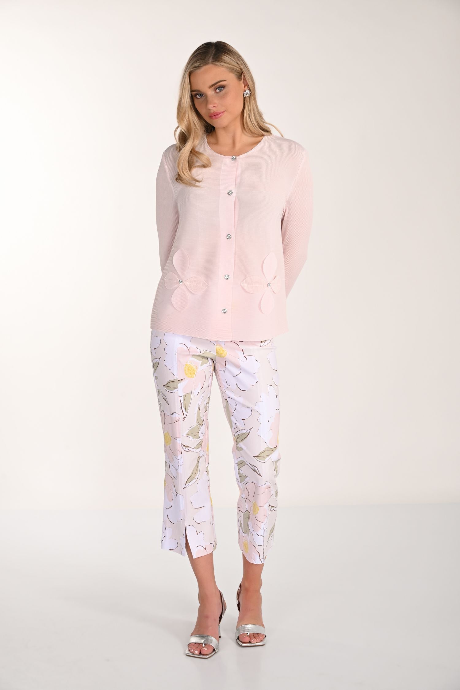 Outfit view of Frank Lyman Floral Crop Pant – Style 266156