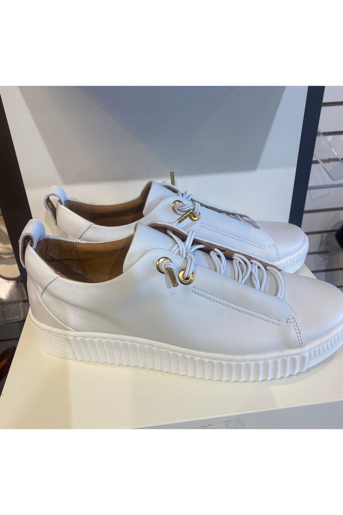 EOS Fashion Sneaker - Style Jool, pair