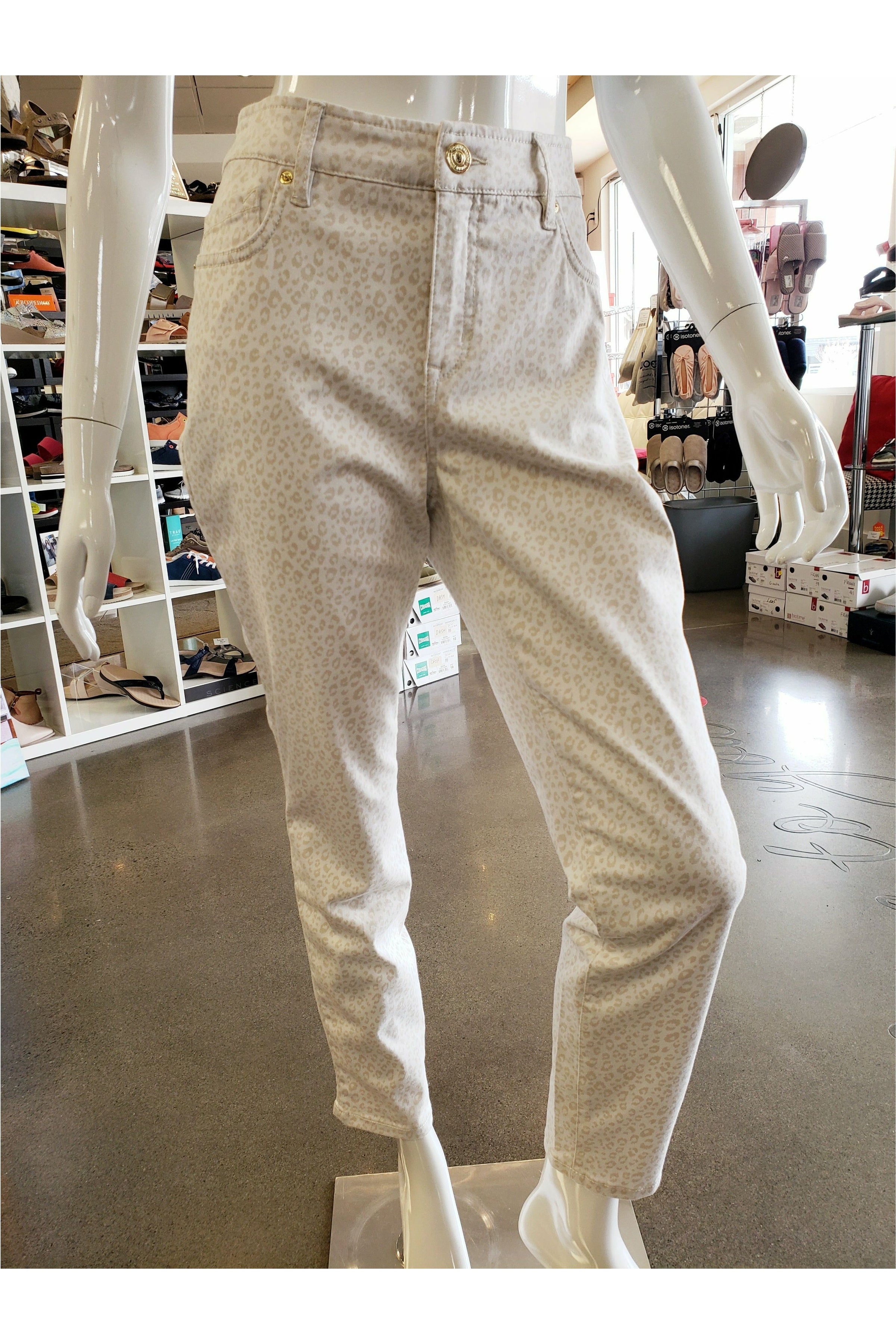 Tommy Bahama Sandy Spots High Rise Ankle Jean - Style SW120946, front
