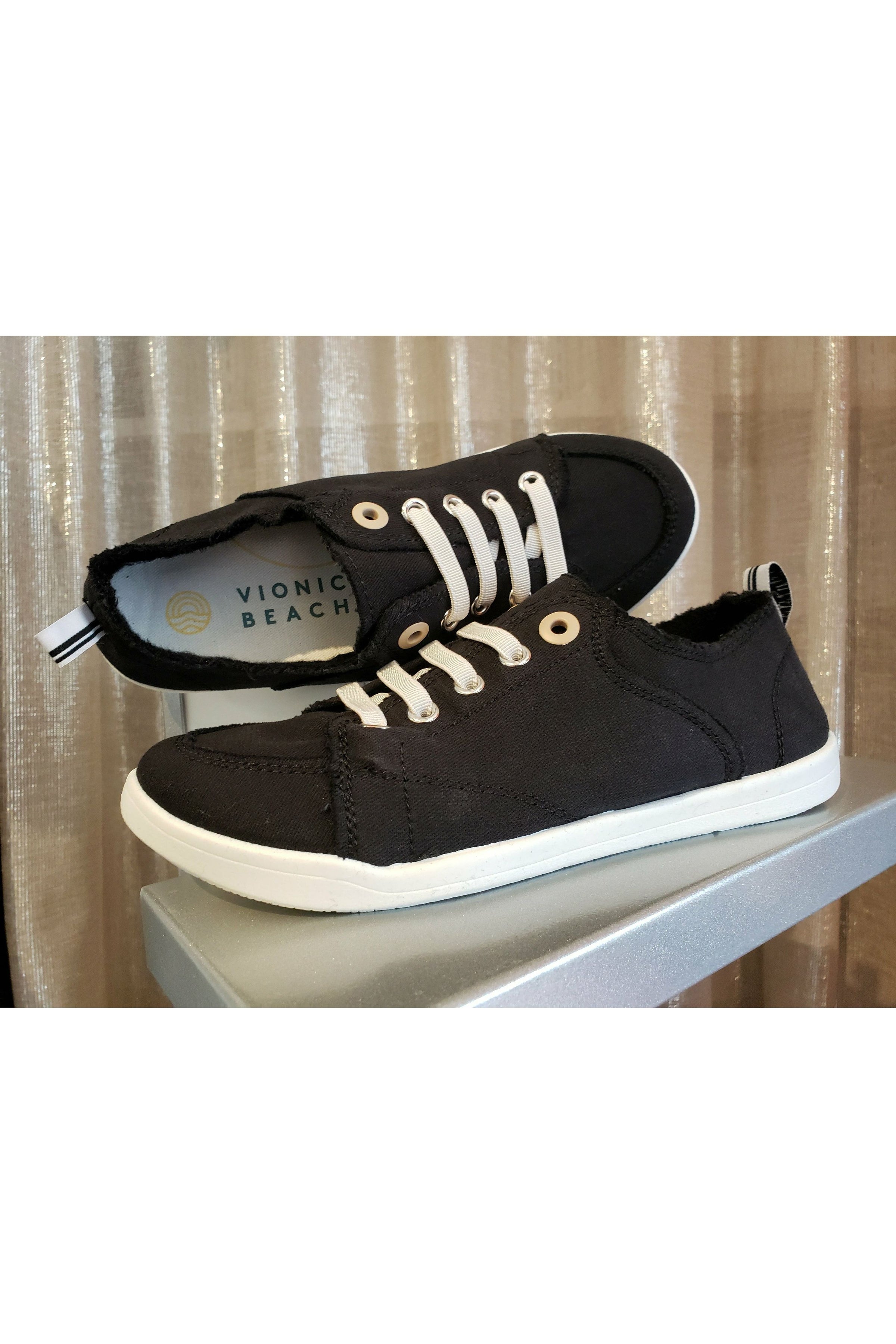 Vionic Venice Canvas Sneakers - Style Pismos CNVS, black pair