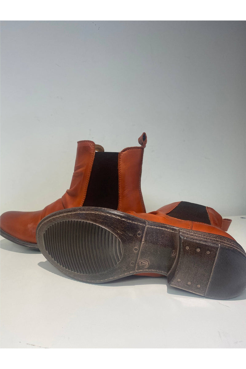 Miz Mooz Lissie Antique Boot, bottom