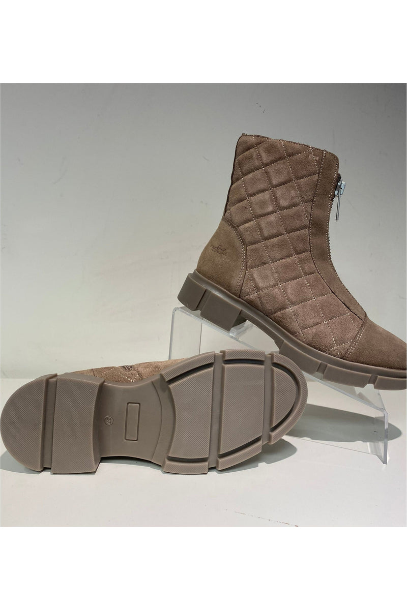 Bos & Co Quilted Ankle Boot - Style Lane, bottom, sand