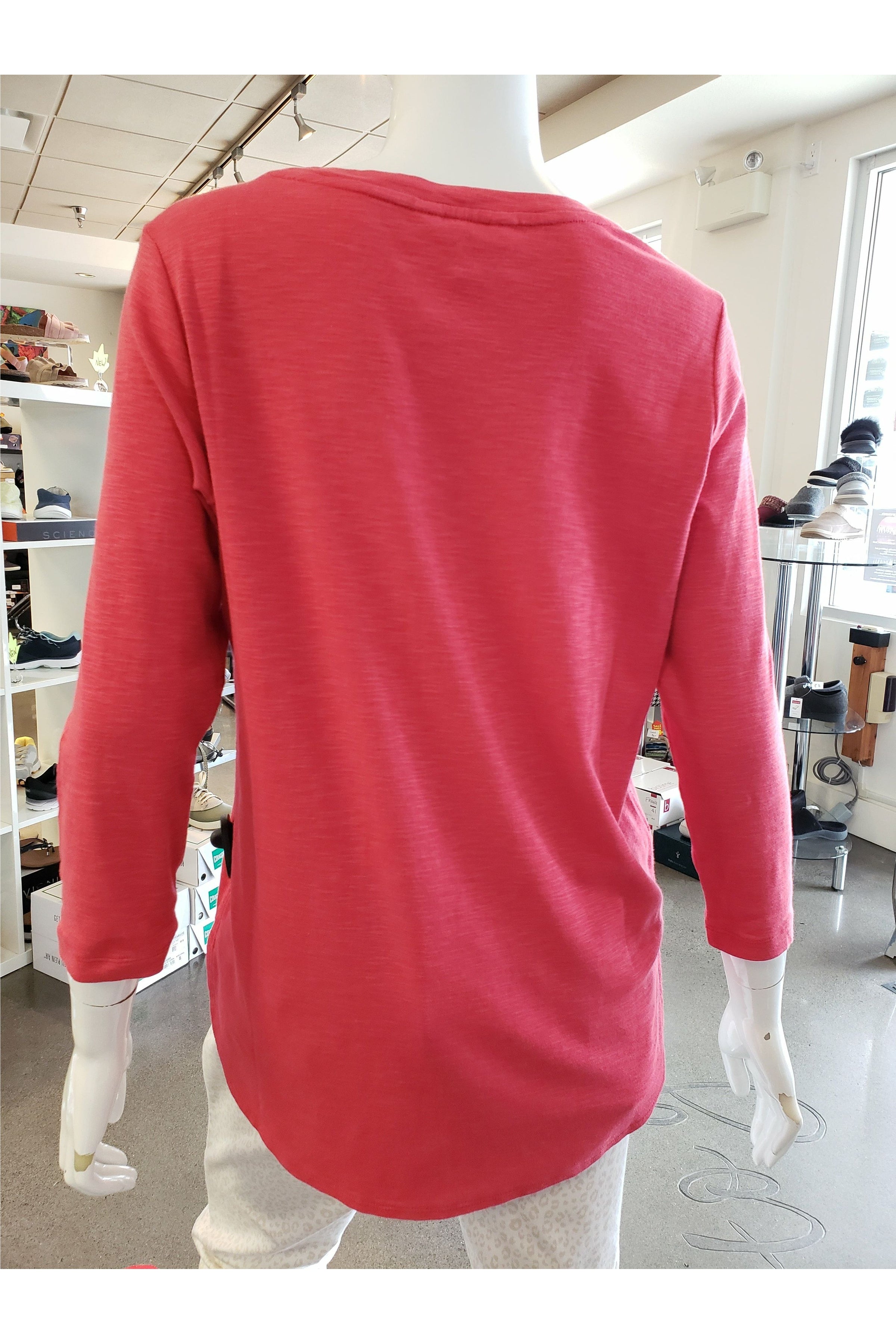 Tommy Bahama Ashby 3/4 Sleeve T-Shirt - Style TW211247, back, poinsetta red